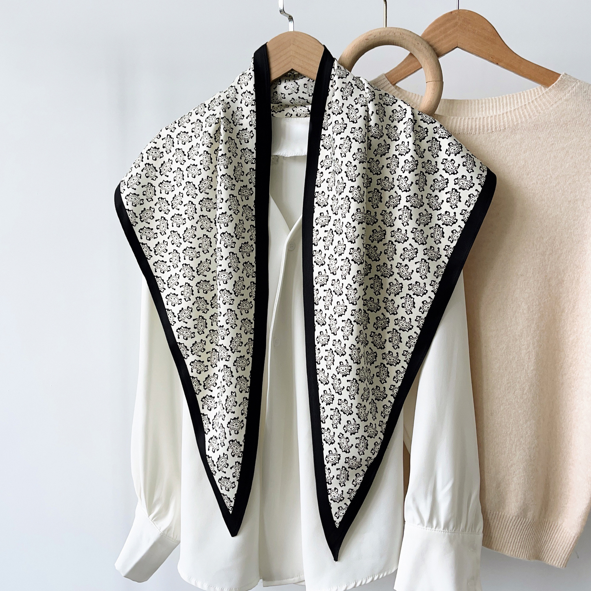 2025 nuevo estilo verano todo-fósforo cintura a juego camisa traje de mezclilla chal seda de sarga toalla triangular de moda fresca