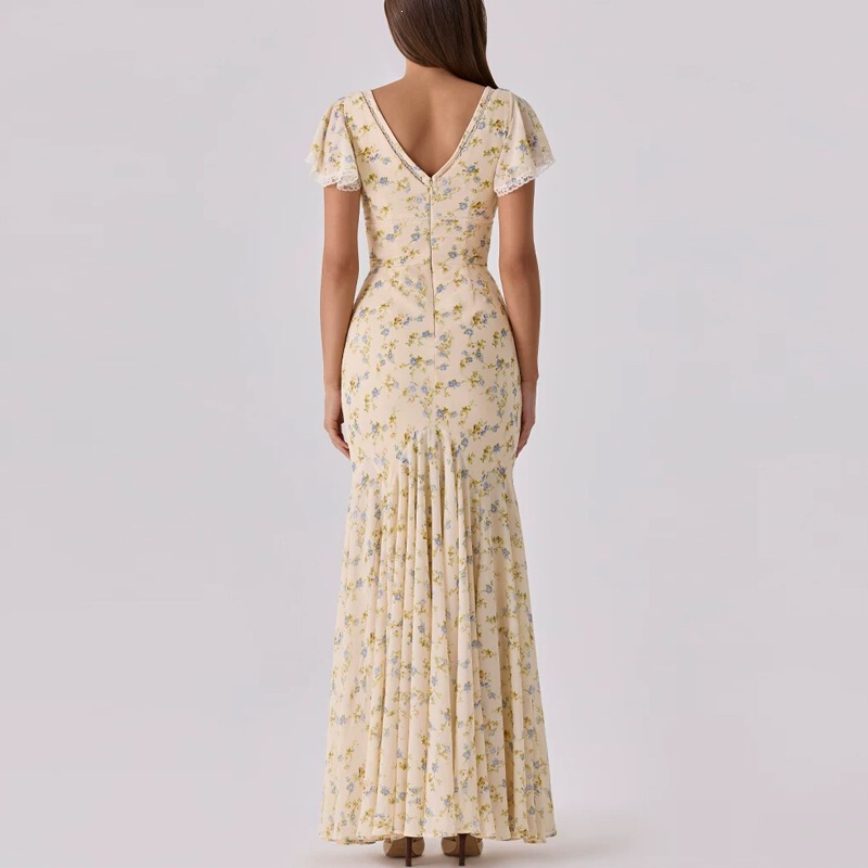 In Stock: French-Style Vintage Floral Chiffon Dress, Waist-Cinching, Slimming V-Neck, Irregular Fishtail Long Dress, Gentle Style In Stock: French-Style Vintage Floral Chiffon Dress, Waist-Cinching, Slimming V-Neck, Irregular Fishtail Long Dress, Gentle Style