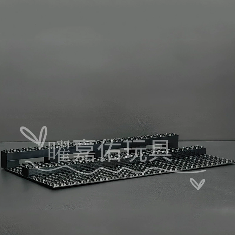 Набор минифигур Construction (LEGO) — 56 золотых и тематических минифигур с мотоциклом и 7-слойной витриной