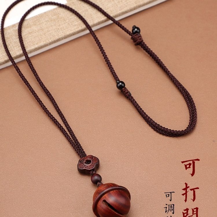 Collar de colgante de sándalo verde retro se puede abrir caja de píldoras de fragancia suéter de cadena colgante accesorios para hombres y mujeres