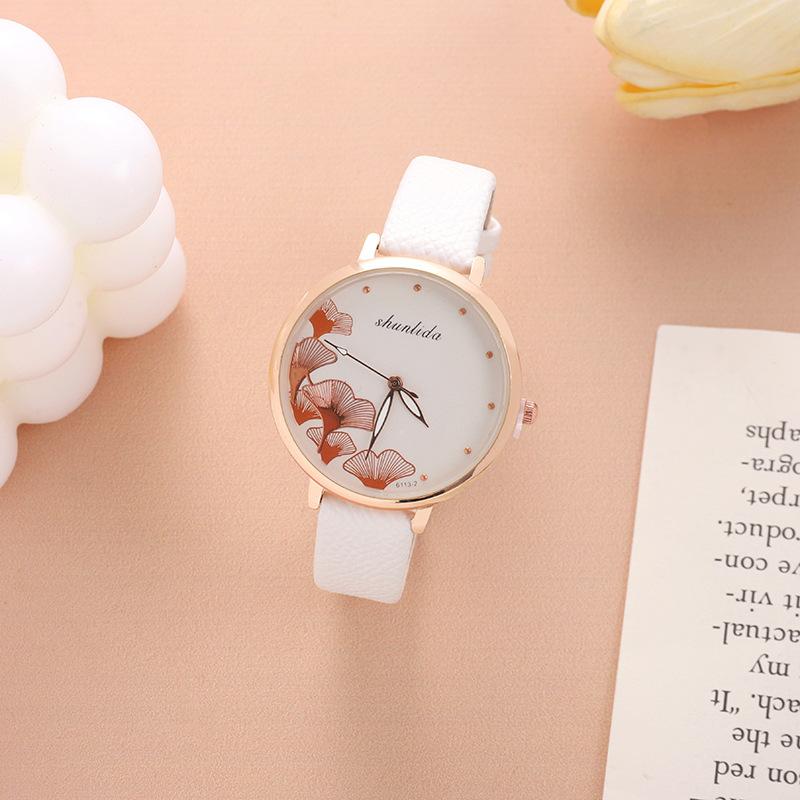 Nordic Niche Ginkgo Leaf Women's Watch Small Fresh Temperament Student Watch Women's Minimalist Design Quartz Watch Wholesale