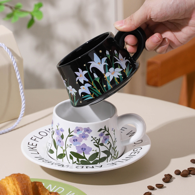 Taza de café de cerámica, platillo, juego de regalo, taza, taza de agua de oficina para el hogar, taza de leche, regalo a mano, día de Año Nuevo