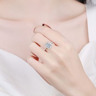 Sterling Silver Ring Women's Sugar Micro-inlaid Gravel 1 karat 2 Karat Four-Claw Alien Moissanite Ring