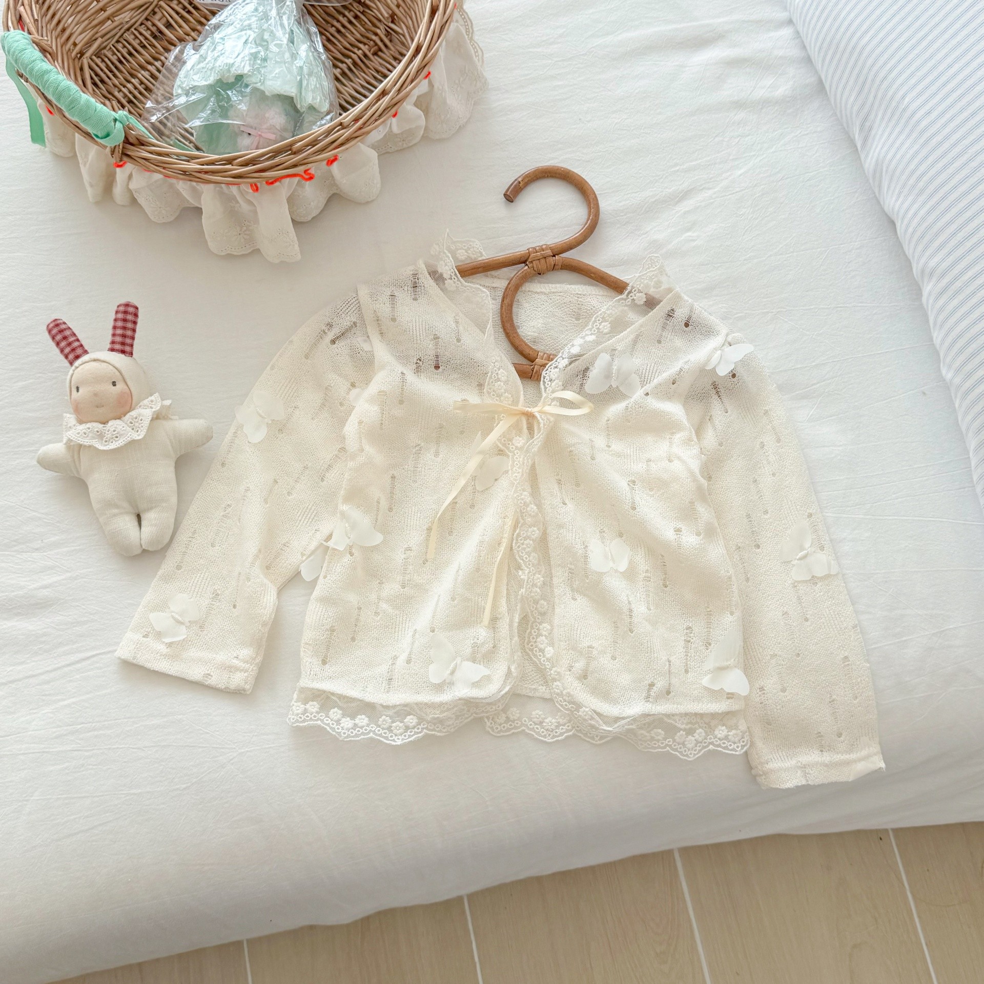 Limón salado siete verano bebé virgen bebé malla hueca encaje rebeca manga larga estilo ligero todo fósforo chaqueta pequeña marea