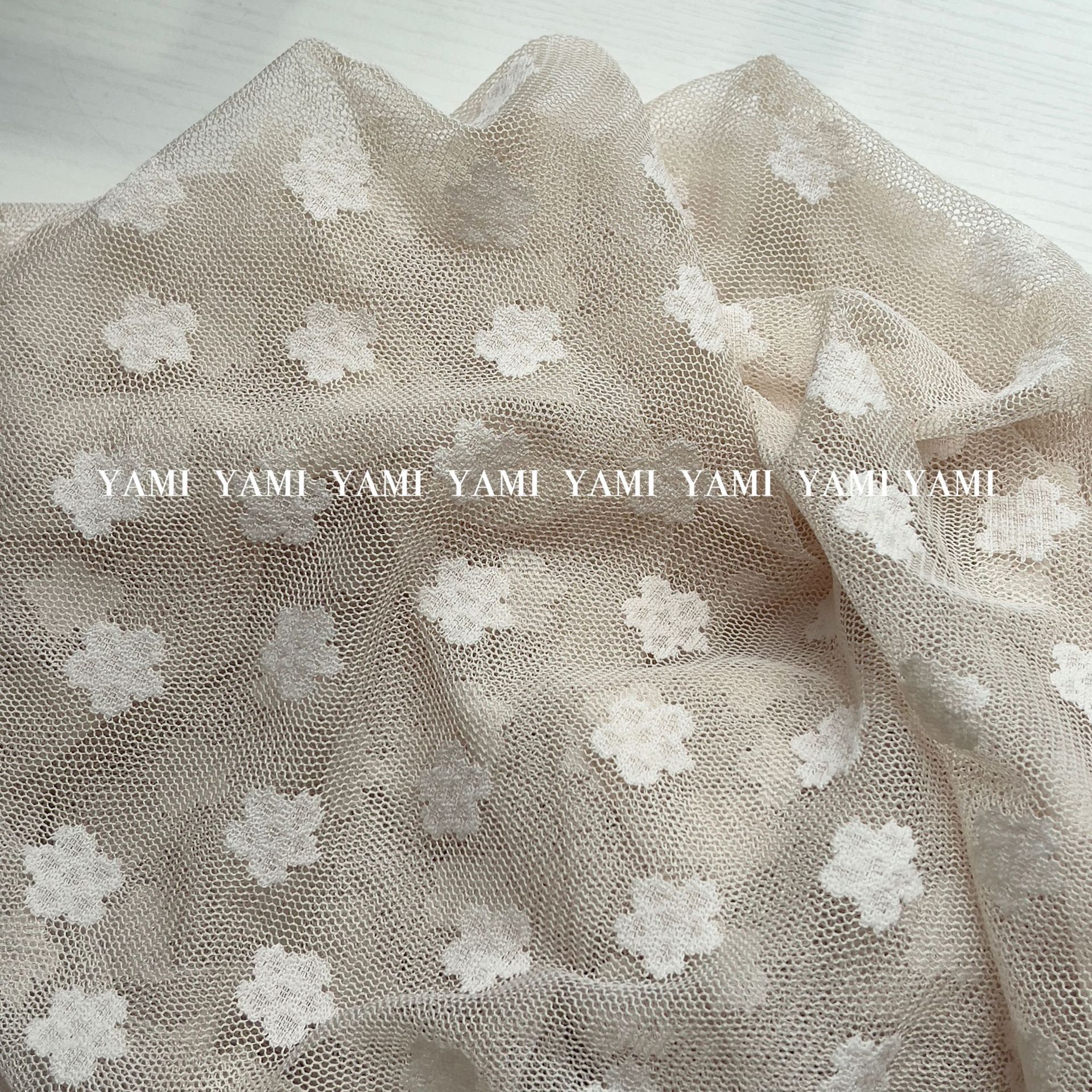 Tejido jacquard de encaje de poliéster Tejido de malla jacquard de flores pequeñas Falda de cortina de pedo Camisa de fondo Tela de falda Lolita