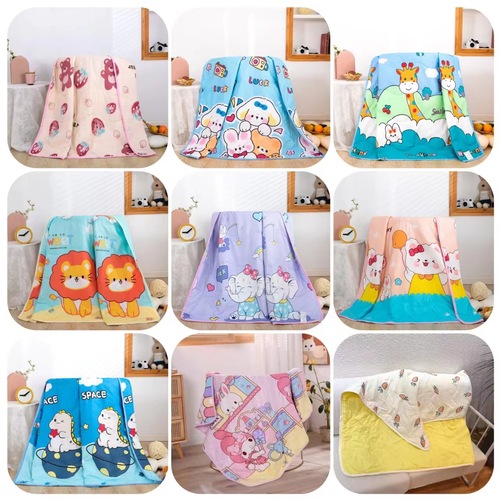 Pineapple was washed by children, summer, little pigs, kindergarten, cartoon air conditioner, water, cotton summer cool blanket, Peppa, gift.