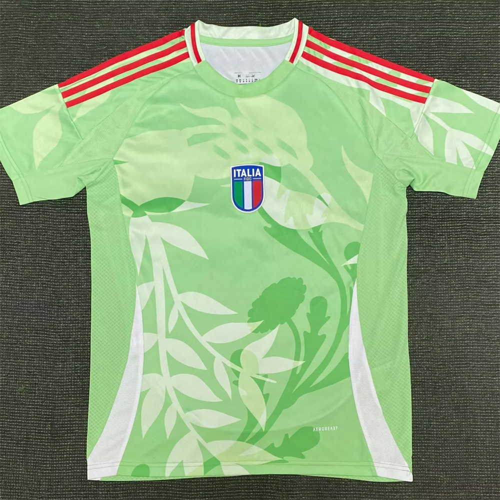 2526 Italia fuera de casa