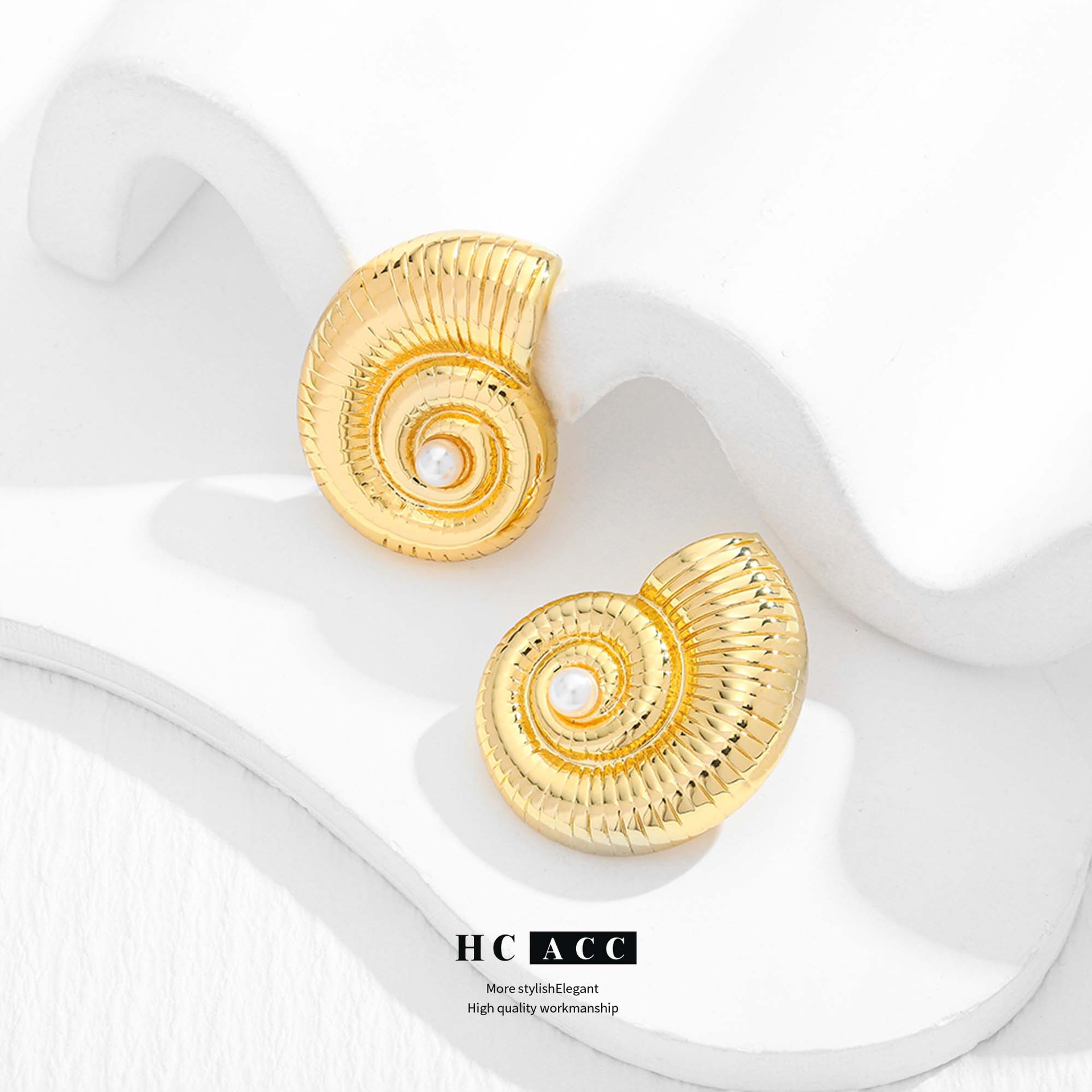 european-and-american-cross-border-fashion-copper-plated-real-gold-color-spiral-conch-personality-pearls-high-level-atmospheric-simple-female-ear-studs