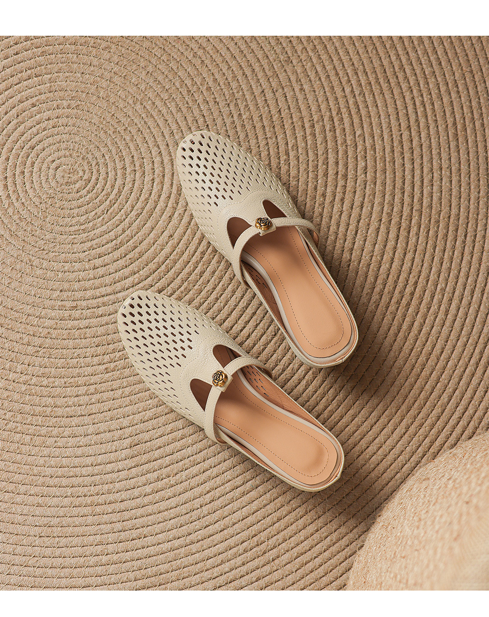 Dép sandal nữ quai chữ V da dê, gót thấp 3,5 cm, mũi kín hở gót — màu trắng ngà chi tiết 15