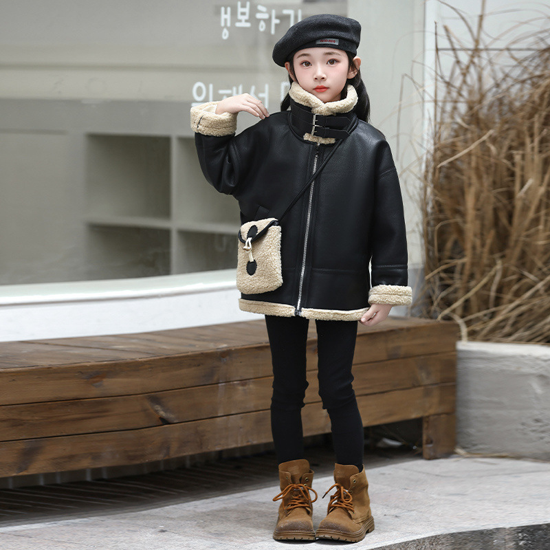 블랙 모아서 팔로우하고 가방을 받으세요