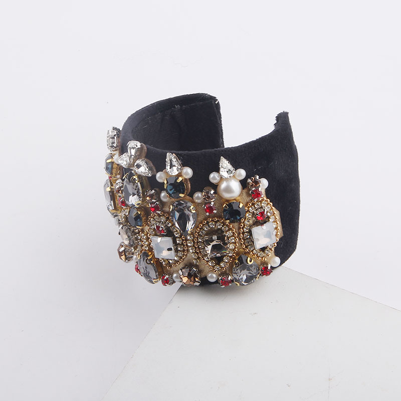 Barockes Diamantbesetztes Wassertropfenarmband display picture 3