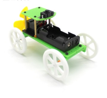 U vehículo eólico (rueda blanca) vehículo eólico