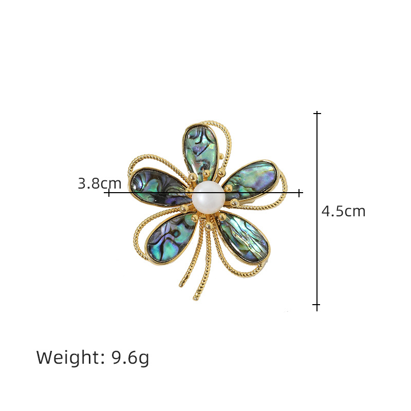 Nuevo broche de flores de perlas naturales de cinco hojas para mujeres de alta calidad conchas de conchas de flores de pecho de alta calidad broche elegante ropa