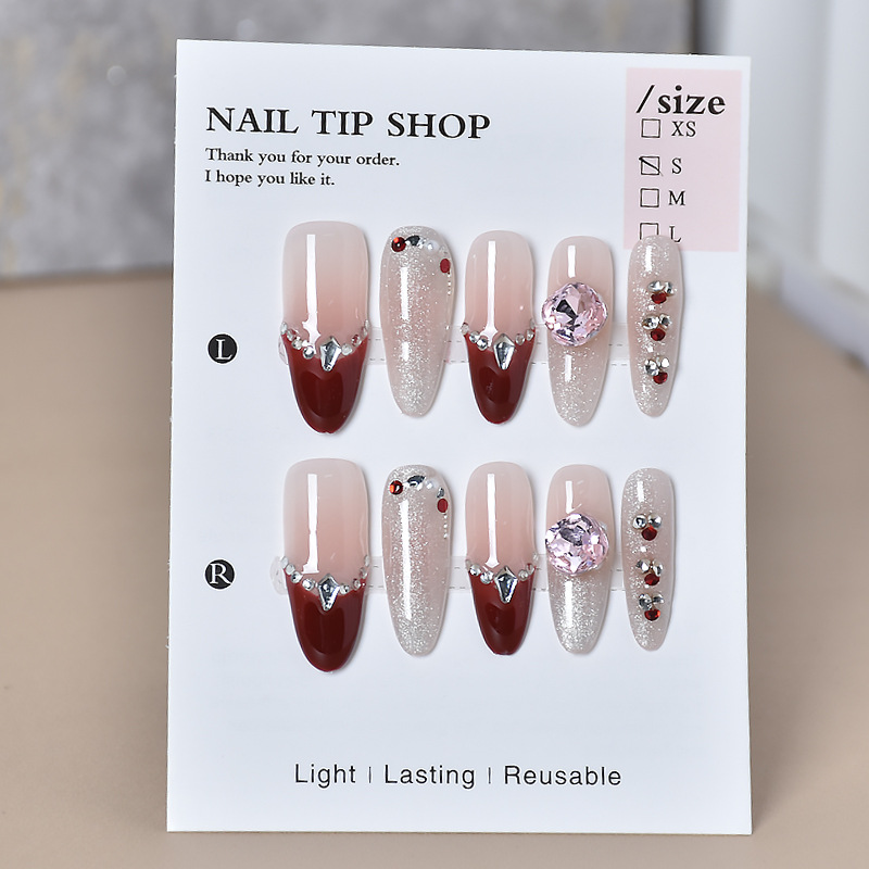 2026 otoño y invierno nuevo uso de uñas de Año Nuevo rojo francés uso de uñas fabricantes al por mayor parches de manicure hechos a mano