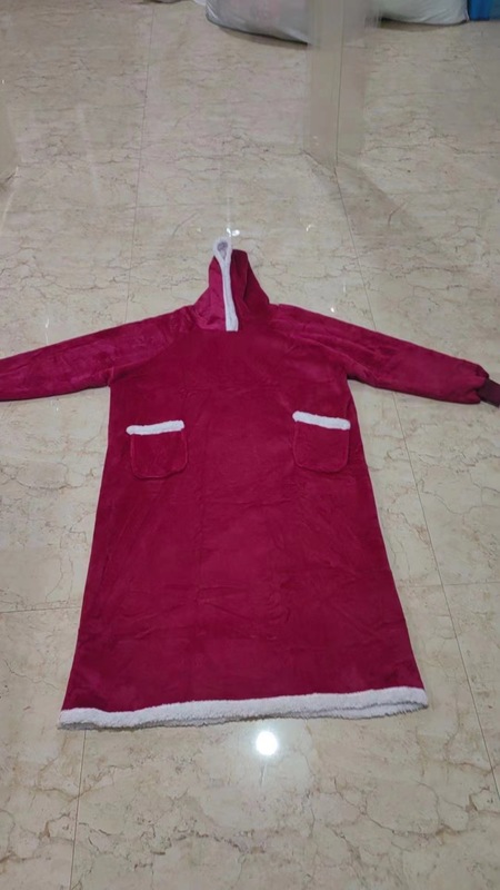 戸外は厚くて長い怠け者の頭をかぶって、カップルの家の服をつかんで、帽子の屋外の防寒保温テレビのじゅうたんと寝ます。|undefined