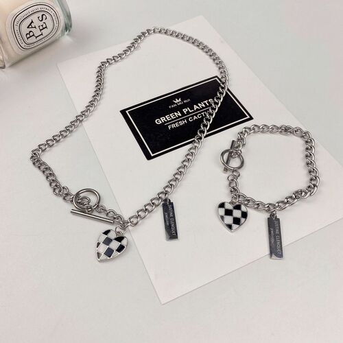 New Checkerboard Necklace Love Pendant Bracelet Set Trendy and Cool Hot Girl Sweater Chain Sweater Chain Temperature Changing Necklace for Women