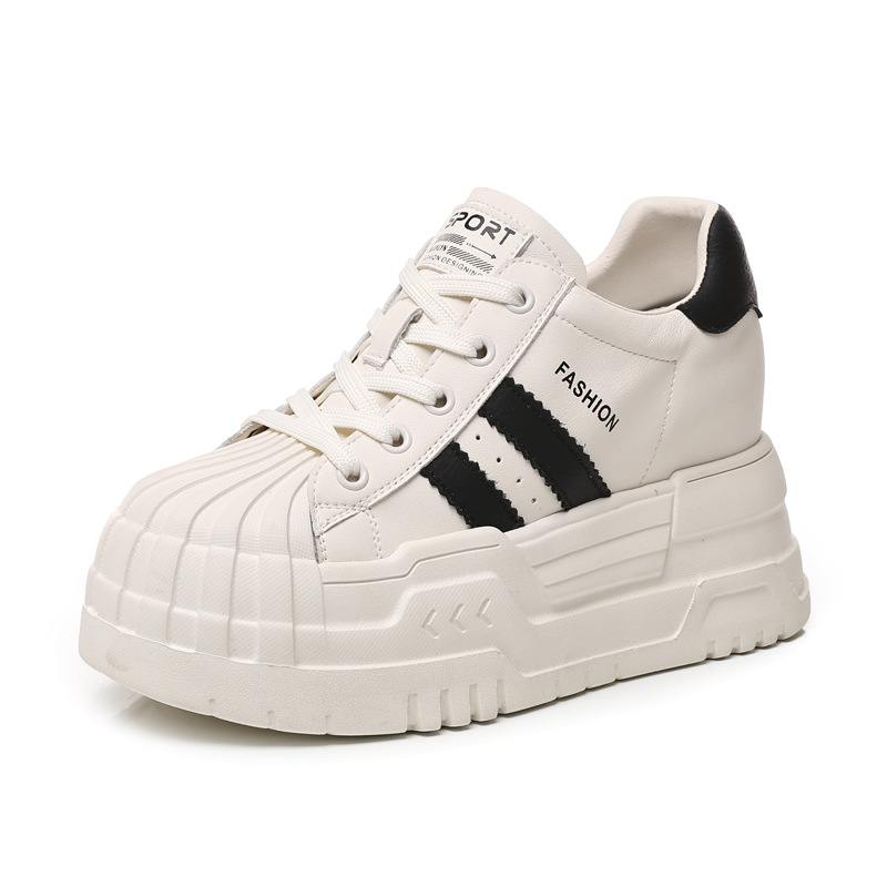 Giày sneaker nữ đế dày độn cao bên trong, phối màu be dễ phối đồ, form chunky thoải mái — Màu be