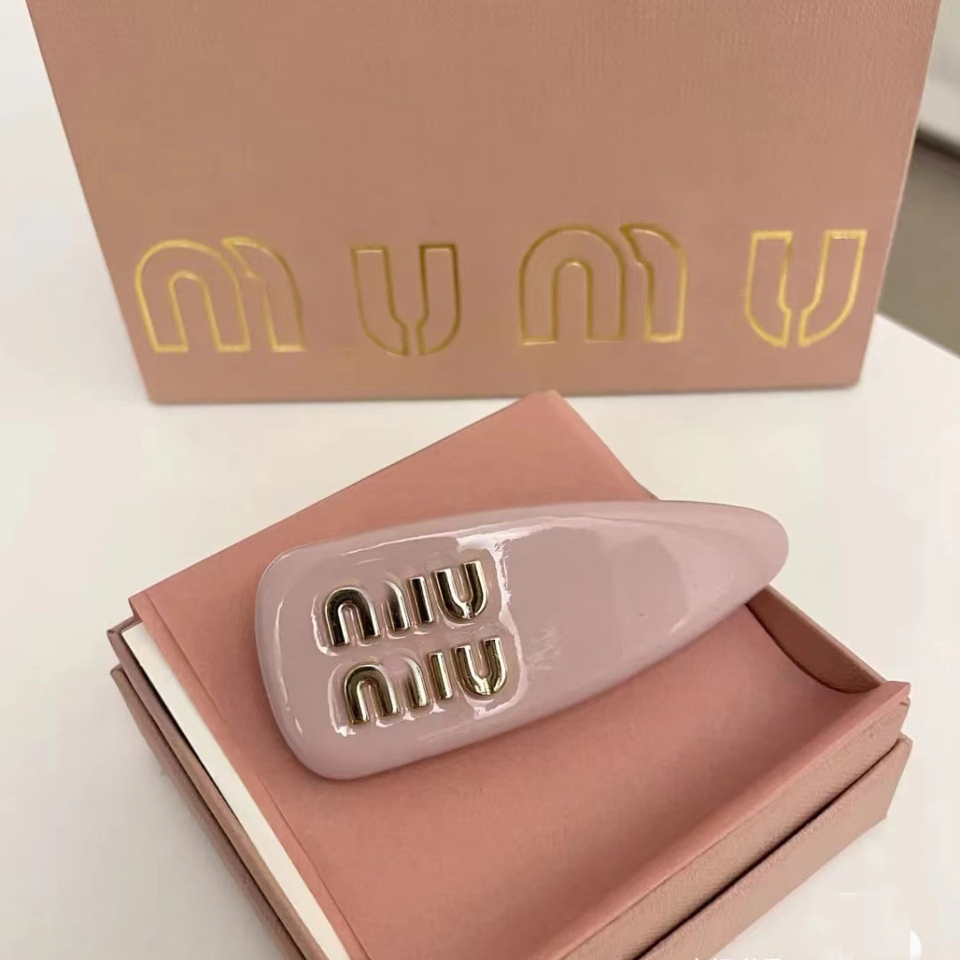 Miu Miu High-End Candy Pink New Year Red and Black Checkered Denim Black Water Drop Spring Fashionable Hairpin