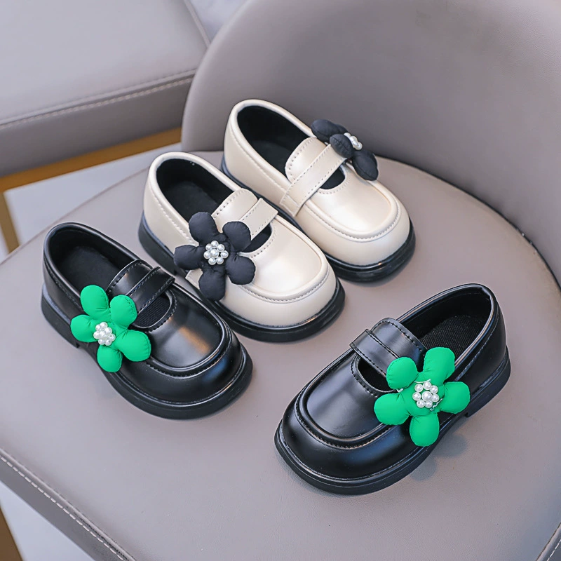 Маленькие кожаные туфли для девочек 2024 осенние новые школьные ботинки в стиле принцессы цветы