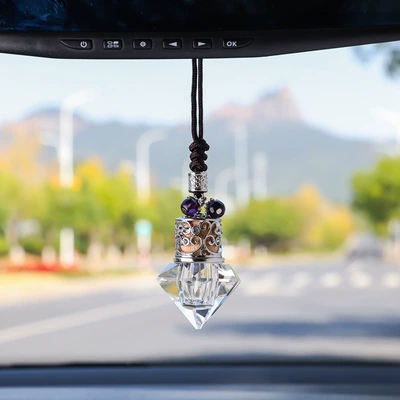 Car perfume pendant car aromatherapy empty bottle rearview mirror pendant car decoration crystal perfume bottle wholesale foreign trade (Car hanging) - crystal-diamond-pendant-empty-bottle
