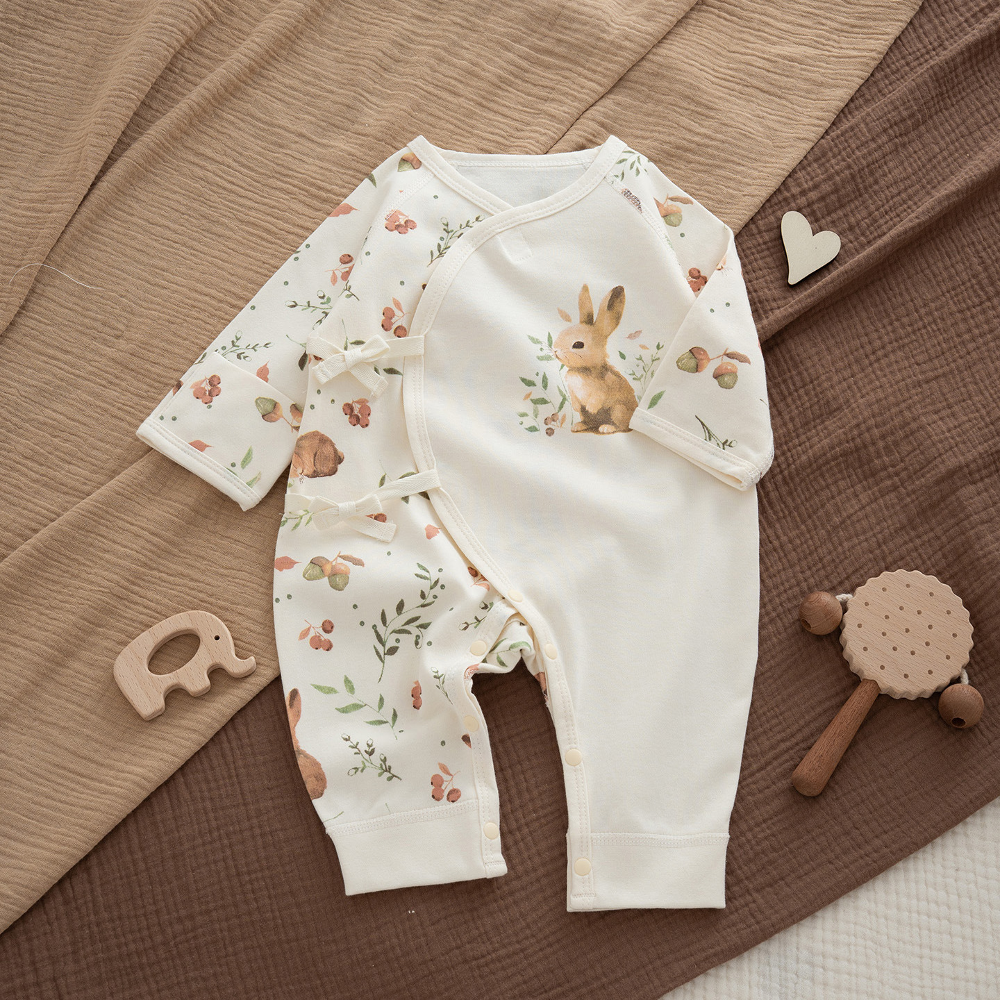 Oil painting bunny onesie - 1 piece