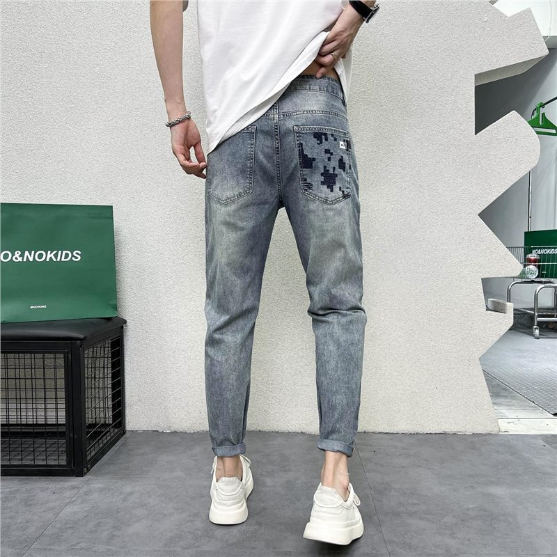 High-End Light Luxury Men's Jeans 2025 Summer New Trendy Brand Embroidered Slim Fit Versatile Casual Cropped Pants