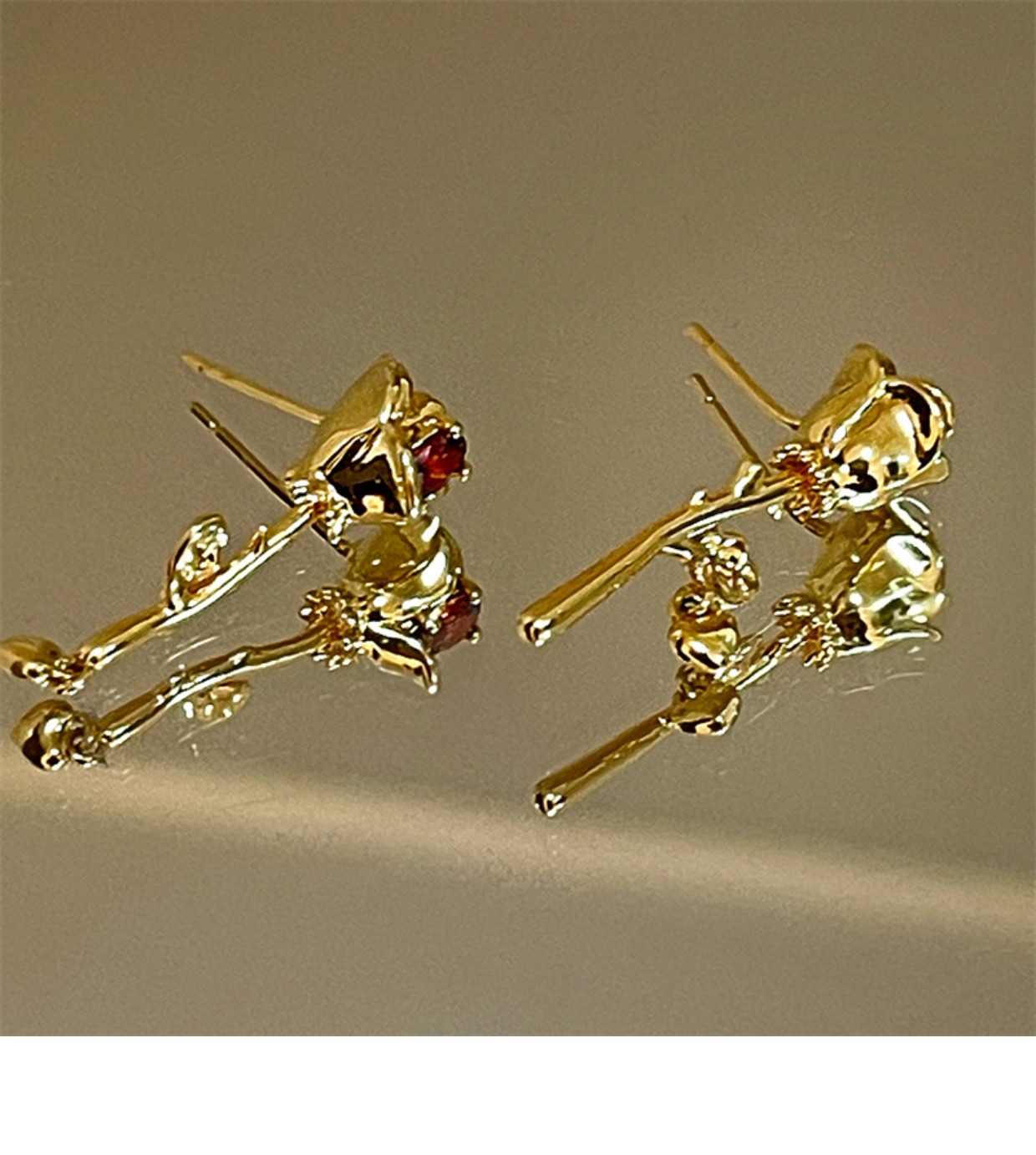 Elegant Simple Style Rose Alloy Plating Women's Ear Studs 1 Pair display picture 4