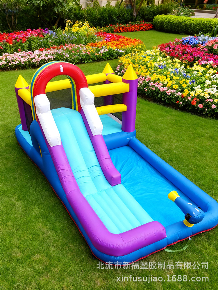 Castillo infláble para niños pequeño deslizante al aire libre Fuerte travieso indoor y exterior parque acuático cama de salto pistola de agua pequeño castillo