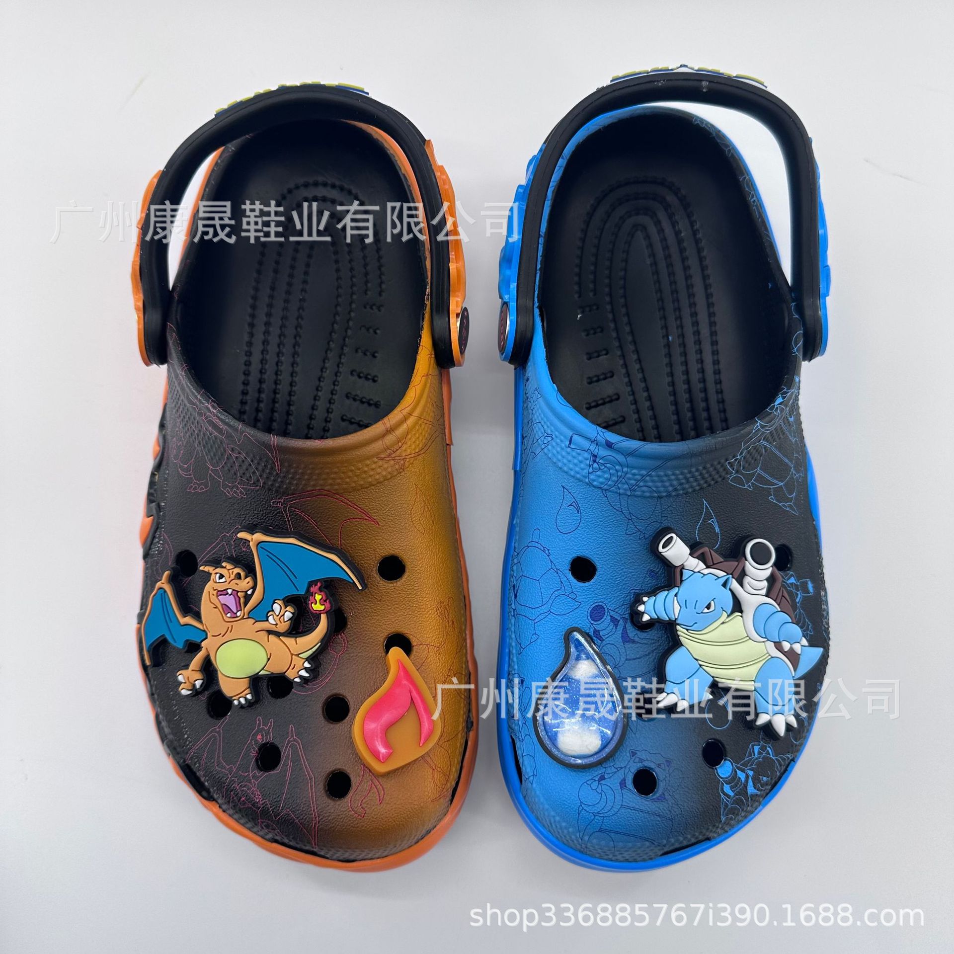 Nuevo Pokémon agua / fuego cruzado zapatos de agujero ligero sandálias de playa zapatillas antideslizantes zapatillas para niños y niñas