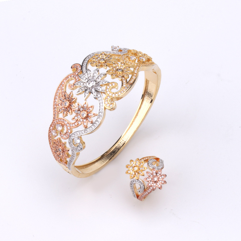 elegant fashionable creative bracelet with zircon