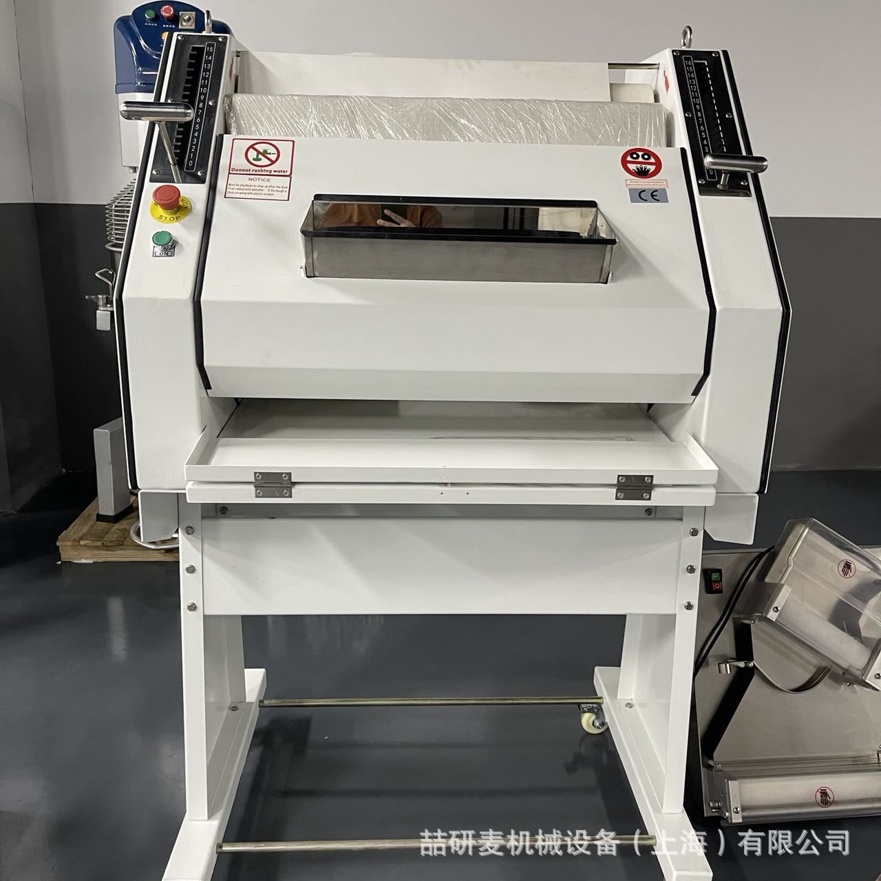 Zhe Yan Mai French long bread shaping machine French stick dough shaping machine wool felt French stick forming machine