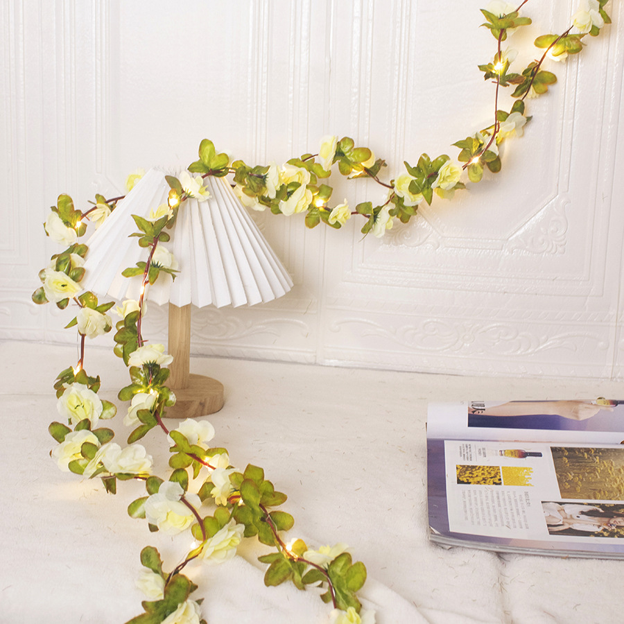 Simulación rosa lámpara de ratán decoración de ratán hotel de flores enrollado falso arte floral seda luz de colores luz intermitente decoración luz de alambre de cobre