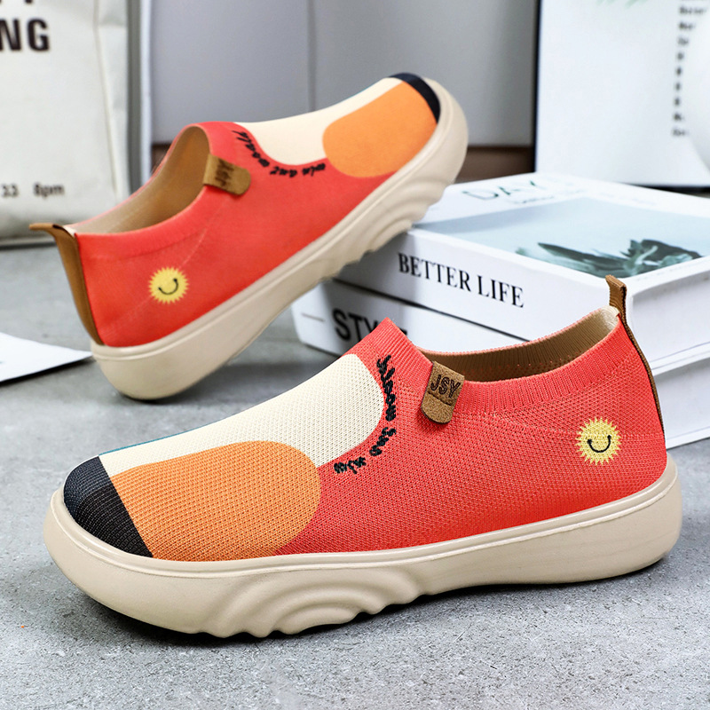 Zapatos de mujer primavera nuevos viejos zapatos de tela de Beijing moda pintada zapatos casuales de poliuretano suela suave un solo zapato zapatos de mujer
