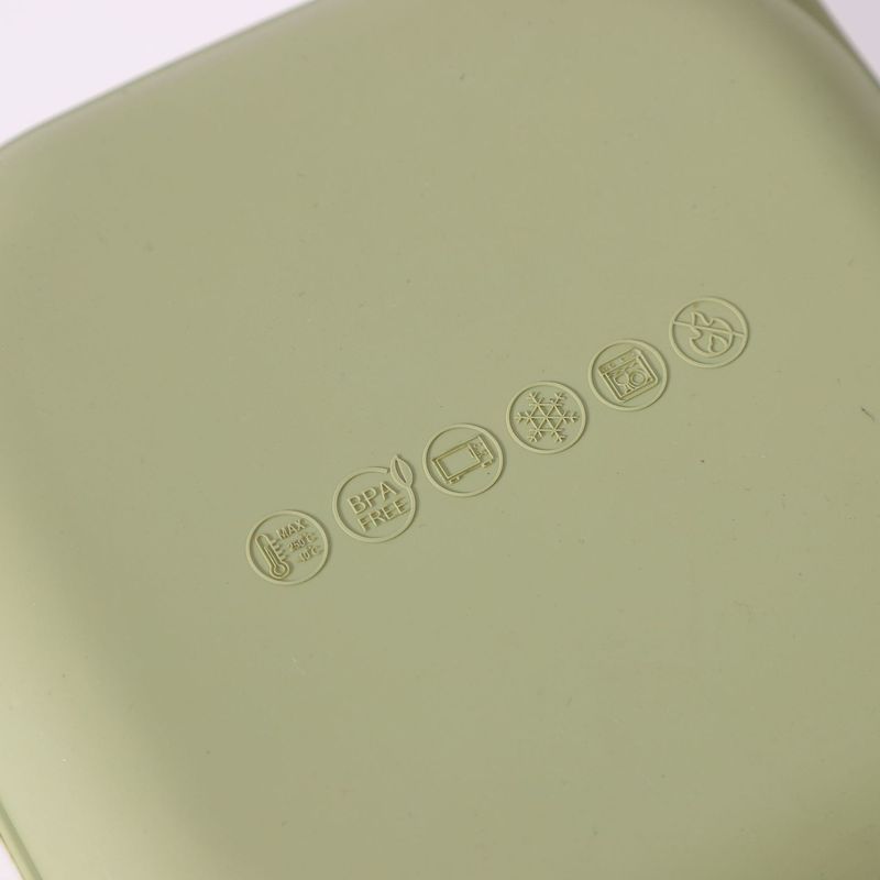 家庭用の台所は骨皿の軽食皿を吐きます。|undefined