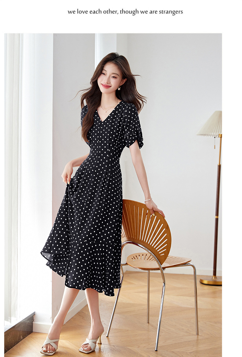 Váy liền chấm bi cổ chữ V dáng dài chiết eo thon gọn — Màu đen, Màu trắng, Màu đỏ chi tiết 30