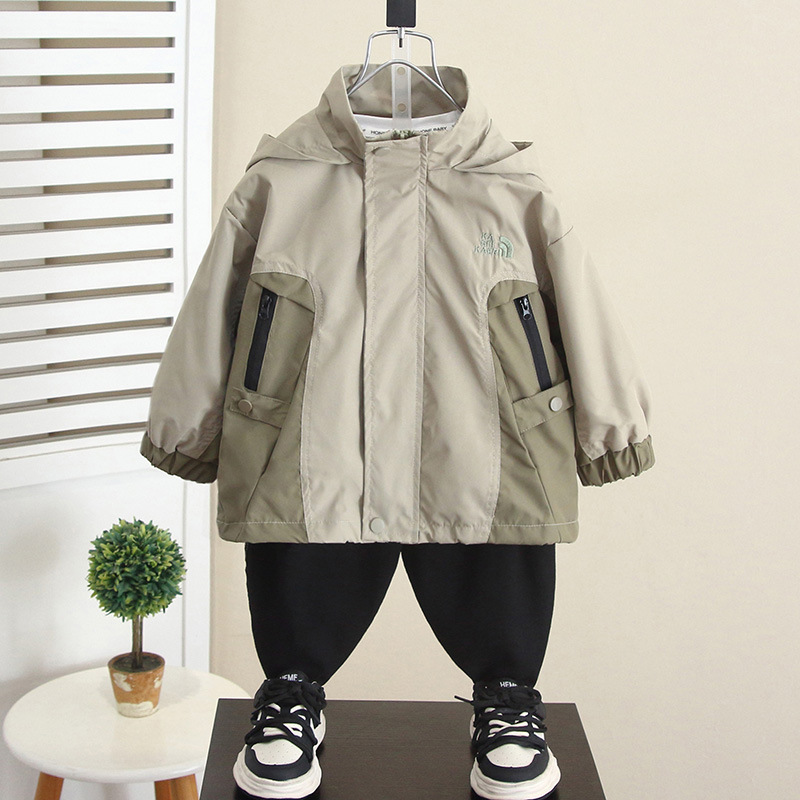 6185 ropa infantil de otoño abrigo casual 2025 primavera y otoño nuevo chico guapo chaqueta de asalto de la calle frita ropa de otoño bebé