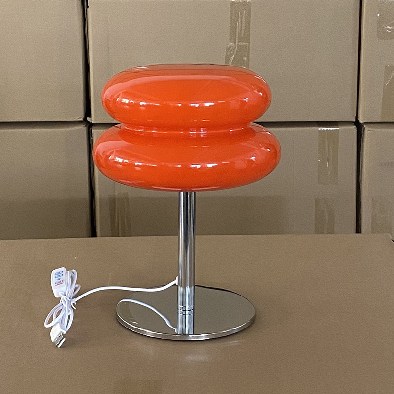 Lámpara de mesa pequeña estilo Bauhaus, diseño posmoderno, decoración de dormitorio