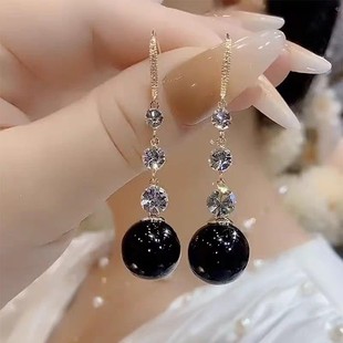 ����������ʽ�͹ŷº�ɫ���邀�ԕr�ж��h���|���L�����Ӷ���Ů