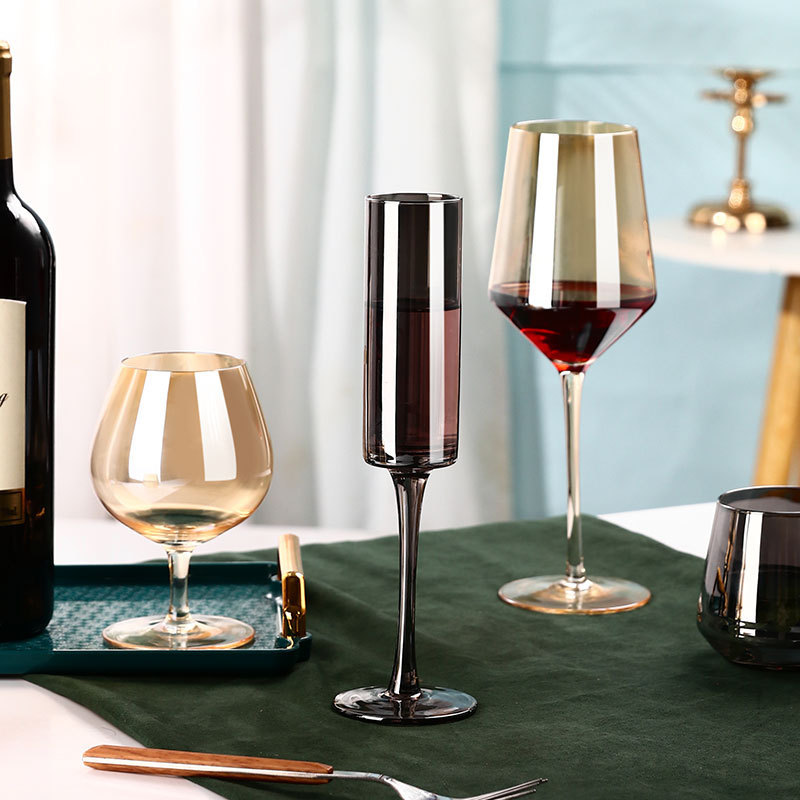 Tazas de vidrio de cristal chapeadas negras de alto pie tazas de vino gris de humo tazas de vino europeas tazas de champán de banquete occidental