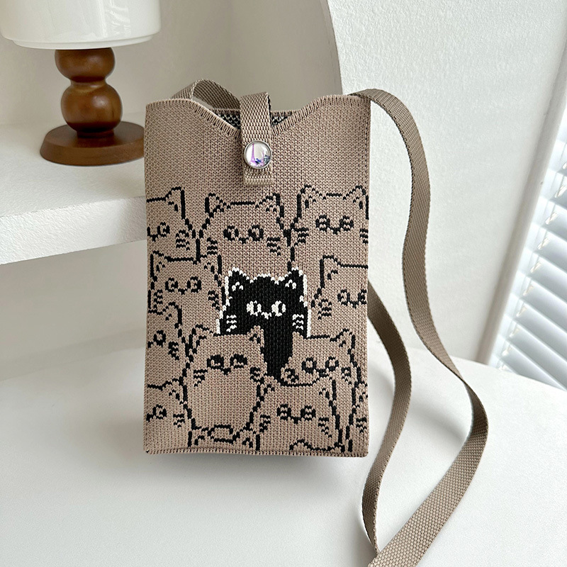 Gatito de color café (sin mano)