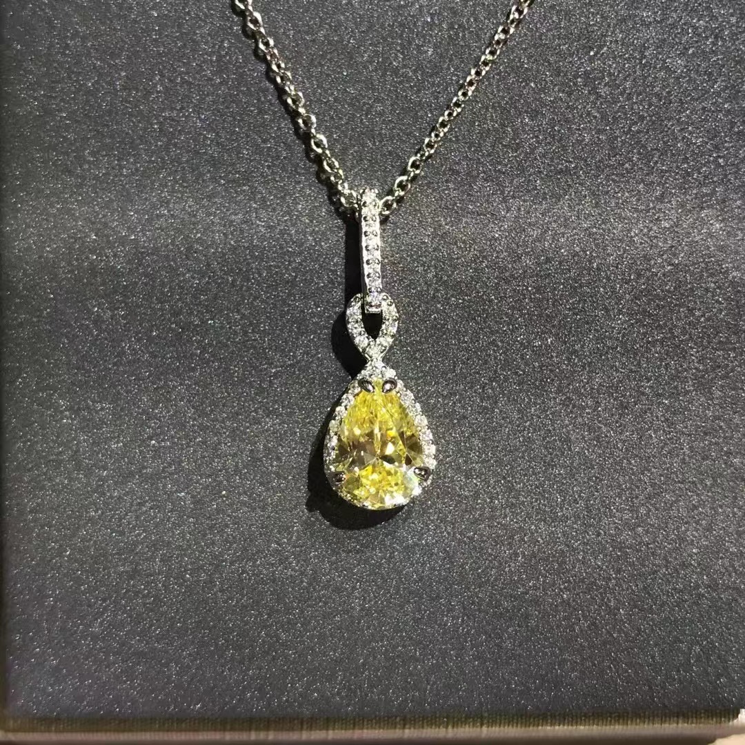 Colgante de diamante de alto carbono amarillo de corte de gota de agua S925 collar de plata esterlina amarillo 2 quilates de diamante de alto carbono importado