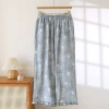 Women's trousers with polka dots and earrings Mengying-Lan