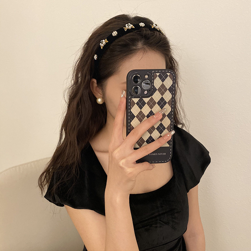 月光ホテルバロックレトロ真珠ツバキの花のベルベットのカチューシャが精巧で高級感があります。|undefined