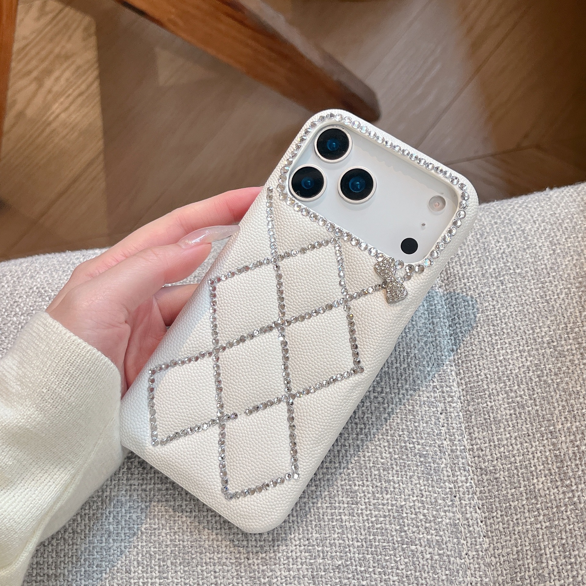 高级感皮纹网格线条钻蝴蝶结手机壳适用iPhone17ProMax防摔保护套