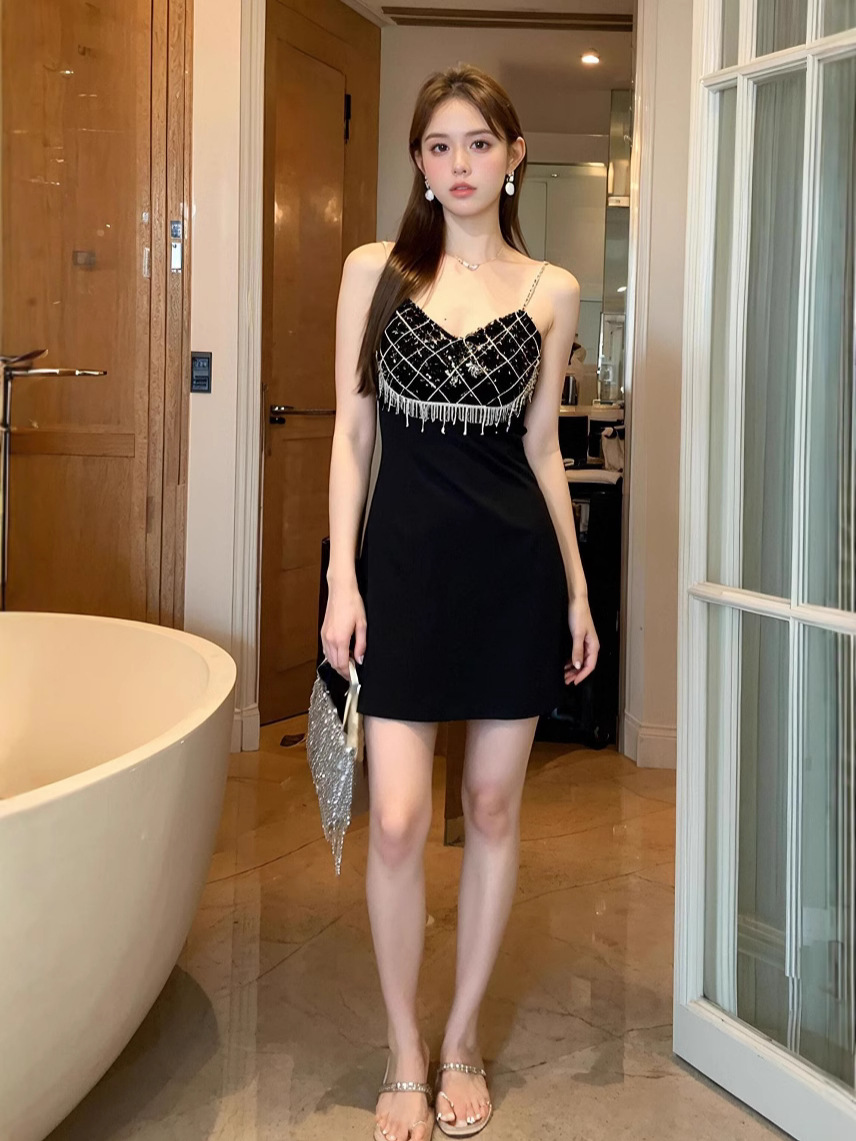 Đầm dự tiệc sinh nhật nữ dây đeo thắt lưng đính đá kim cương — Màu đen