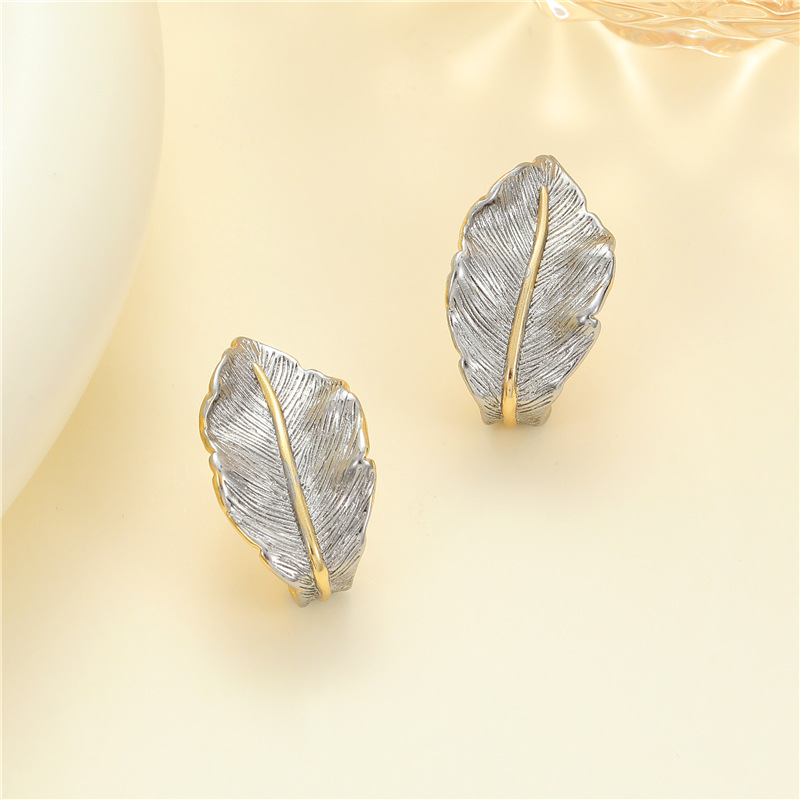 1 Pair Simple Style Leaf Plating Copper Ear Studs display picture 2