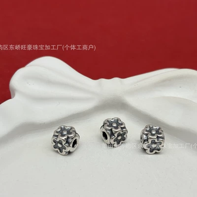 Zərgərlik ara hissələri distressed square flower barrel bead