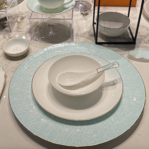 Five-star hotel tableware set, high-end private club bowls and plates, embossed gold light blue bone china tableware
