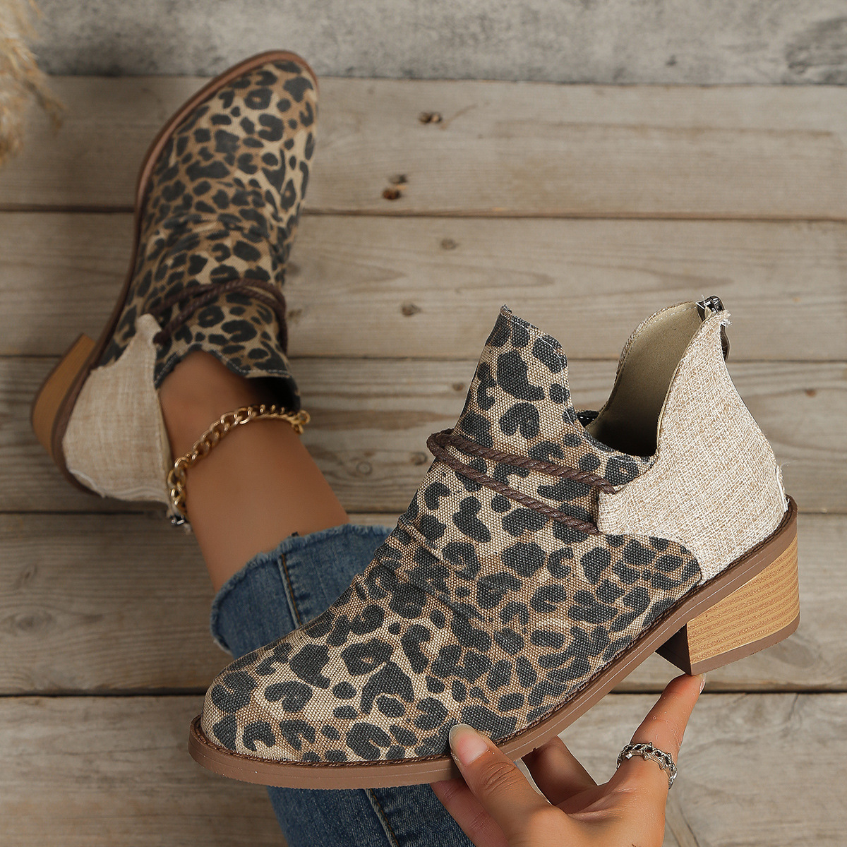 Damenschuhe 2024 Herbst und Winter neue spitze Zehenpartie mit quadratischem Absatz und Leopardenmuster, modische kurze Stiefel für Damen in großen Größen_voghion.com
