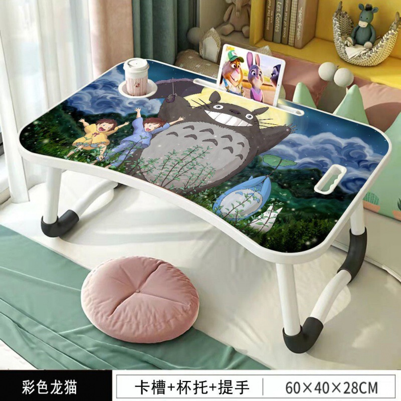 ベッドの上のノートパソコンの机の学生寮は小さいテーブルの部屋を畳むことができます。|undefined